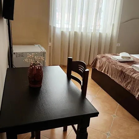 Aila's Pensionat Korça